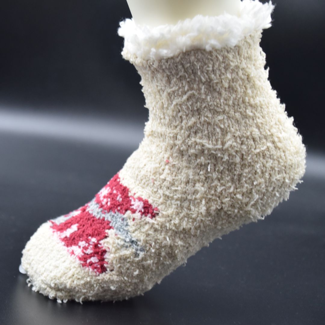 Ultra-Soft Plush Fleece Slipper Socks in Cream with Festive Red Knit Pattern and Sherpa Lining – Christmas Loungewear - Image 4
